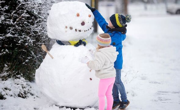 UK Braced for Significant Snowstorm Bringing Potential White Christmas